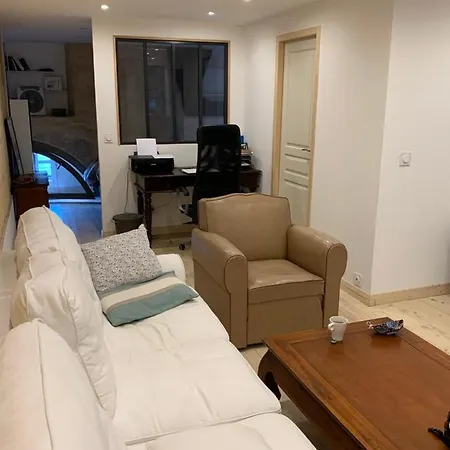 Avec Salle De Bain Et Cuisine Privee Centre Historique Avec Climatisation Et Patio Ubytování v soukromí