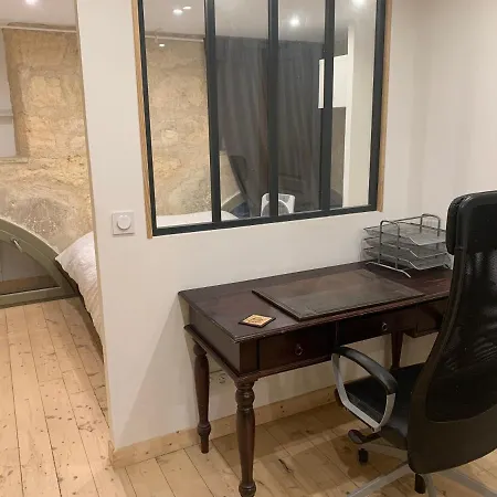 Avec Salle De Bain Et Cuisine Privee Centre Historique Avec Climatisation Et Patio *